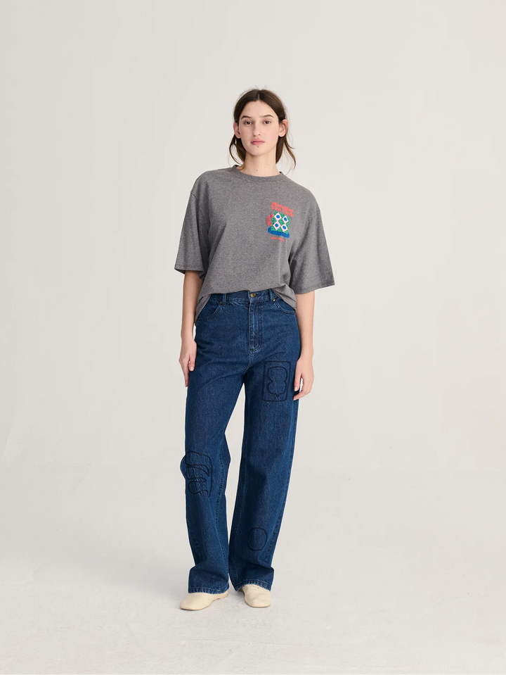 Embroidery washed mid-waist jeans