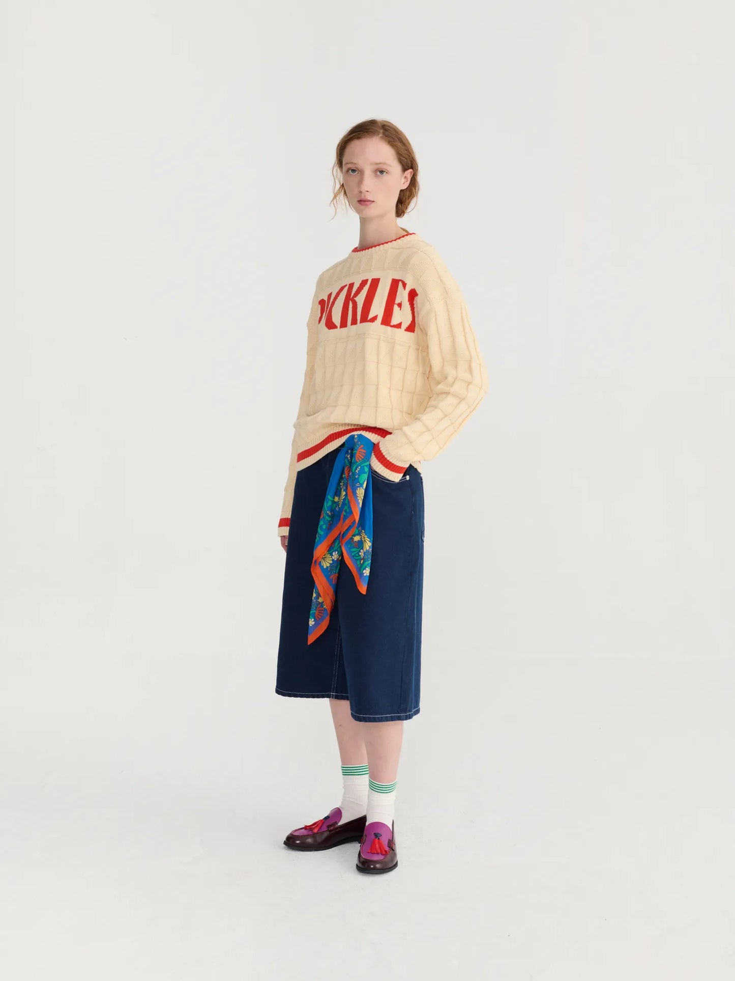 Contrast-stitching denim bermuda