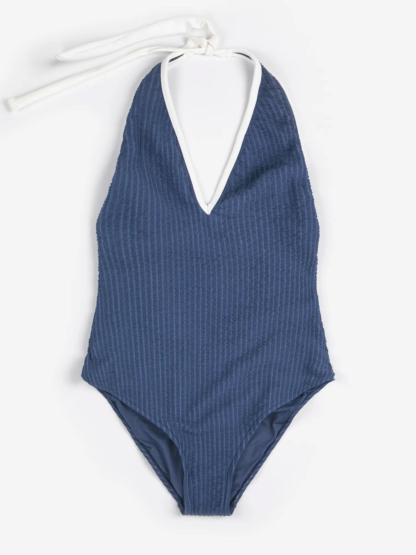 Traje de baño en tejido seersuker con aberturas