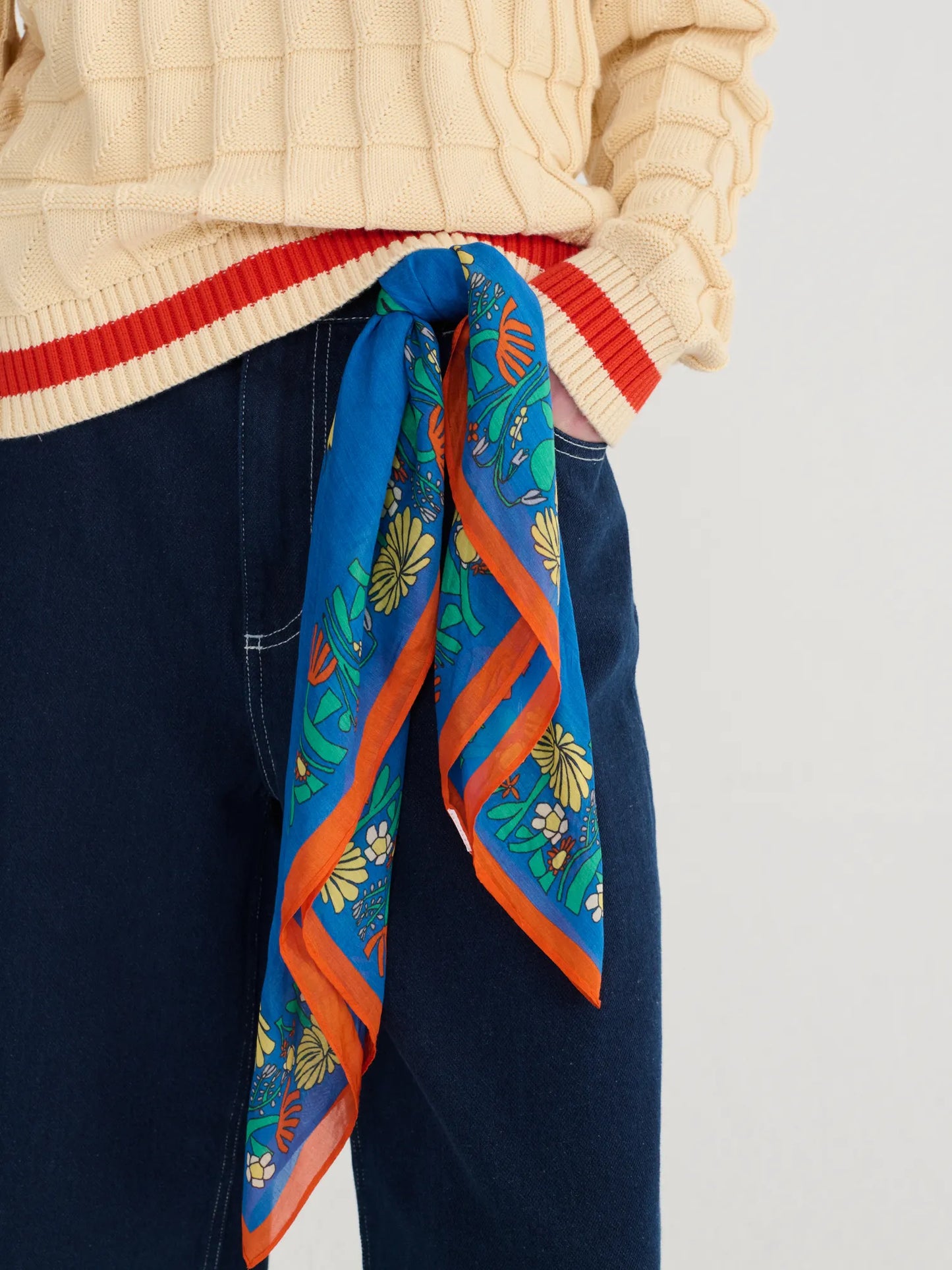 Color herbalist scarf